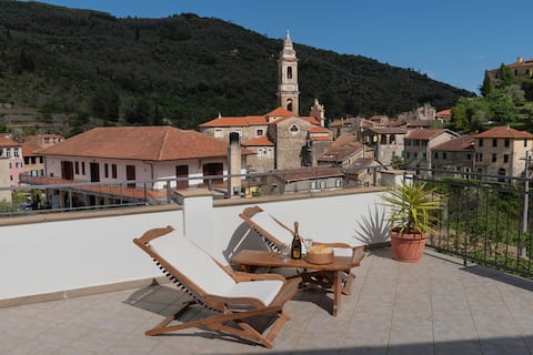 Dolcedo-fascinating ancient house, view on village