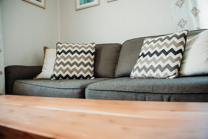 2 Blocks To Beach, 1 Block To Shops, Front Porch! - Cape Charles, VA