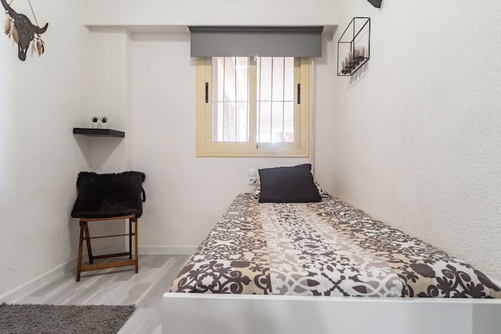 bedroom 3, single and double bed (extendable)