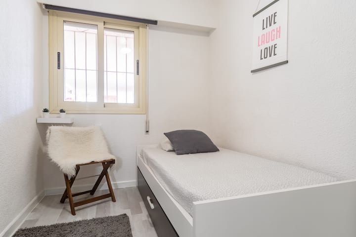 bedroom 2, single and double bed (extendable)