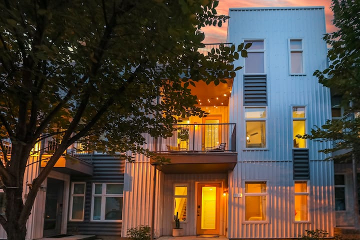East Nashville Townhome | 5 Mins To Titans Stadium - Nashville