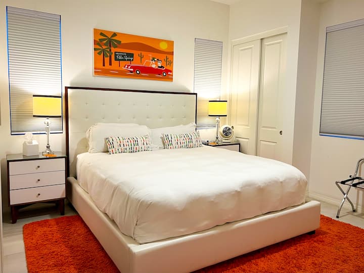 King Size - ensuite - მთავარი საძინებელი 2 მატრასით, რომლითაც სტუმრები თავს კომფორტულად გრძნობენ.