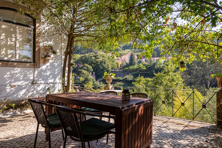 Casa da Paderna: Romantic Challet in Old Sintra gallery image 2