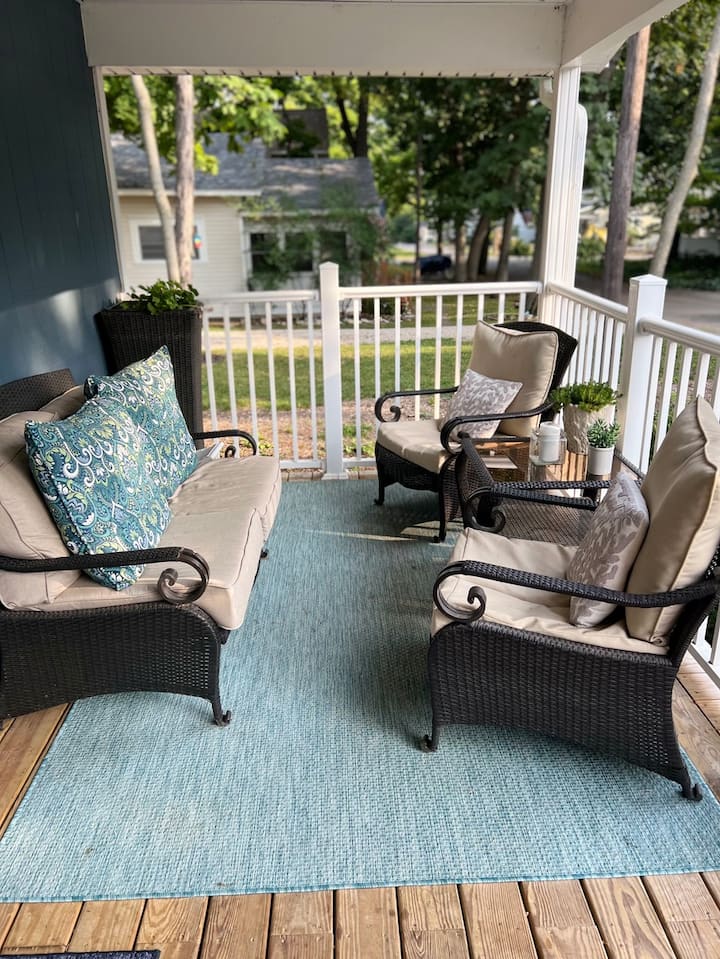 Peach Street Cottage INSIDE the gates of Lakeside - Houses for