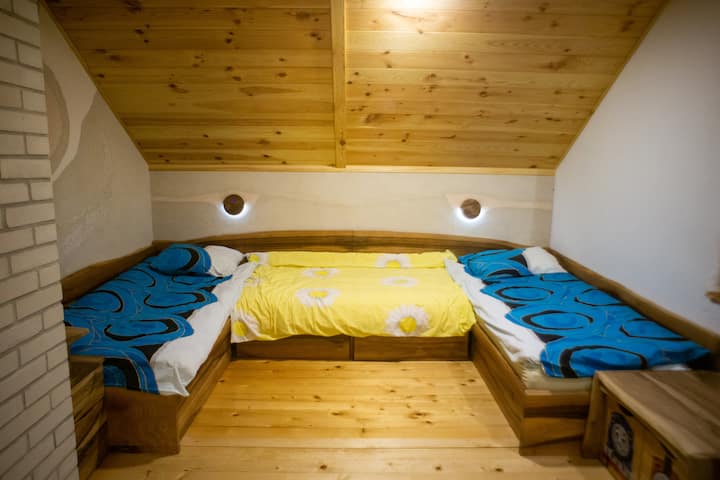 Extra sleeping space/sofa