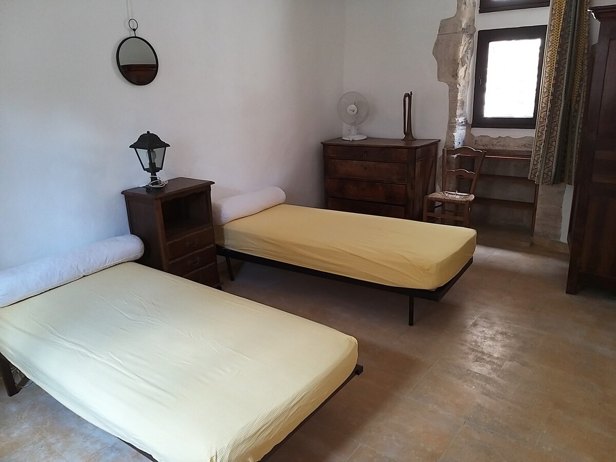 საძინებელი 1