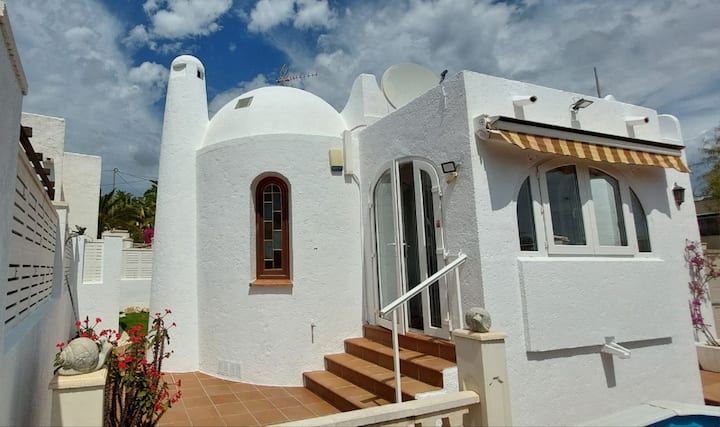 Maison Au Charme Méditerranéen. Piscine Commune - Calp