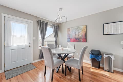 Spacious bi-level duplex