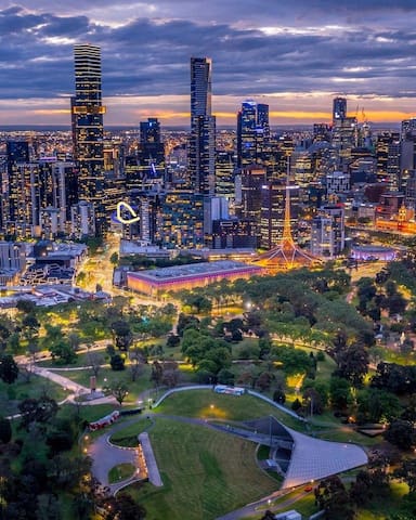 Melbourne and Southbank Gem with 3 Bedrooms