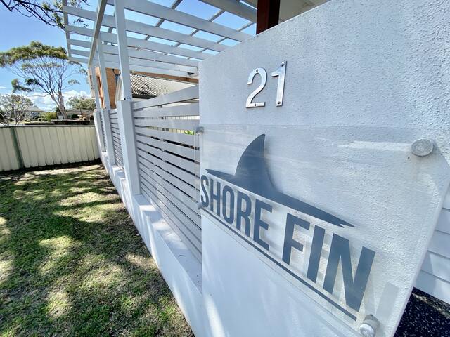 SHORE FIN Four bedroom duplex in Tuncurry gallery image 2