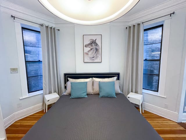 Clean & Sanitized – Perfect Wrigleyville Stay