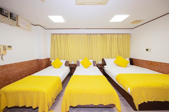 (New) Nipponbashi Station in the heart of Osaka 20 meters on foot, 2 bathrooms The apartment can accommodate 10 people