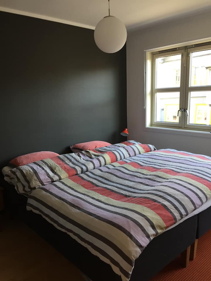 Hlavná spálňa - manželská posteľ King (180 x 200)