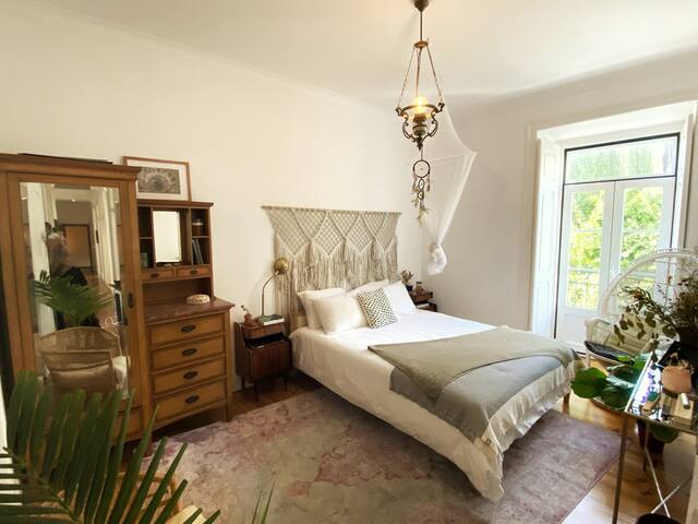 Sunny and Spacious Townhouse in Santos – Peaceful gallery image 5