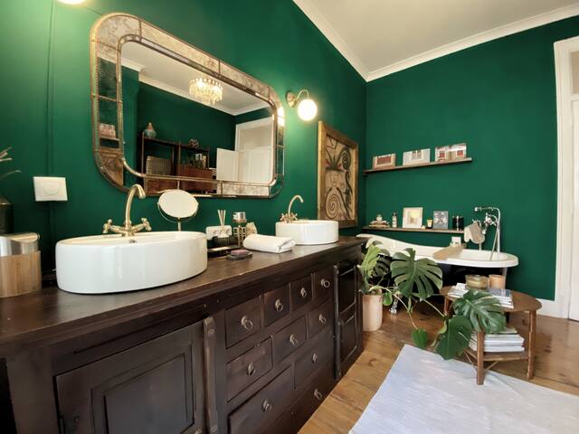 Sunny and Spacious Townhouse in Santos – Peaceful gallery image 3