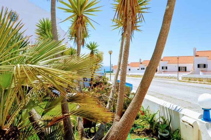 Huge Vila with Pool and Ocean View gallery image 3