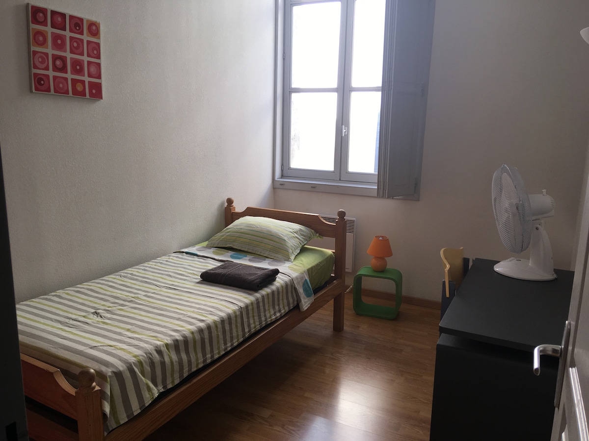 ห้องนอน 2 เตียงเดี่ยว