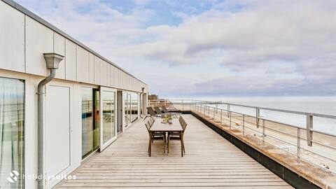 luxury penthouse with view over Blankenberge