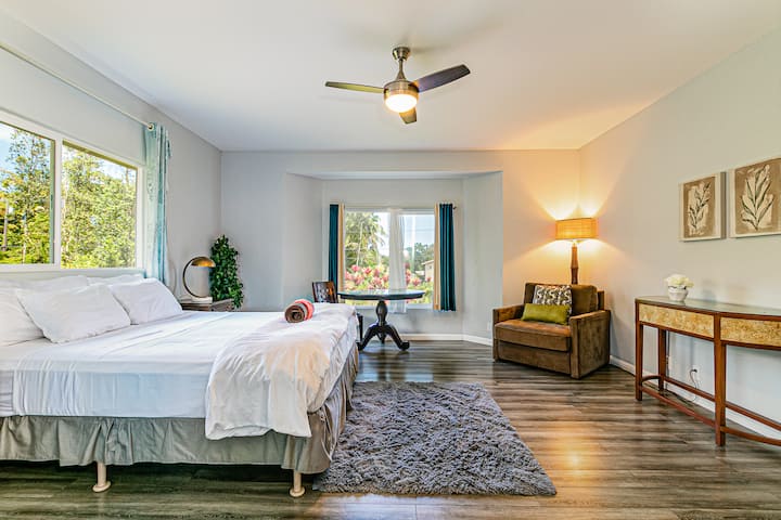 Hilo Red Ti Leaf Vacation House is your choice!