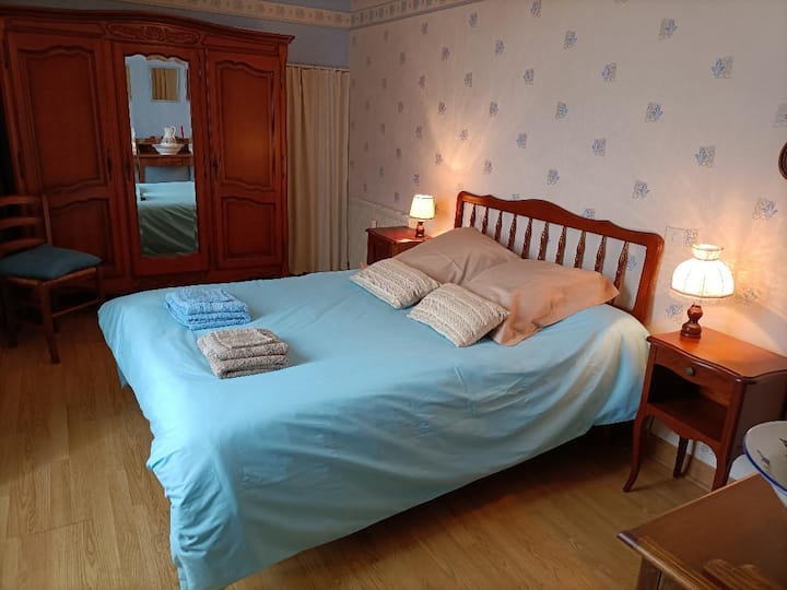 غرفة نوم على جانب الحديقة
1 سرير 140 سم