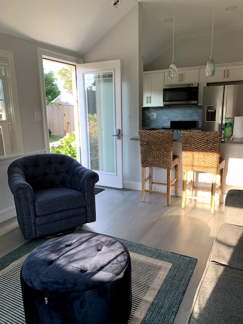Top Airbnb: 2 Minute walk to Beach - Harwich MA in Northwest Harwich