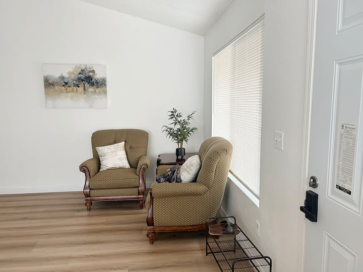 Cozy Convenient Home In West Covina - West Covina, CA