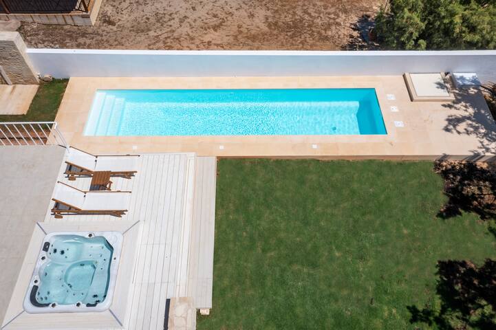 Sea View White Villa gallery image 5