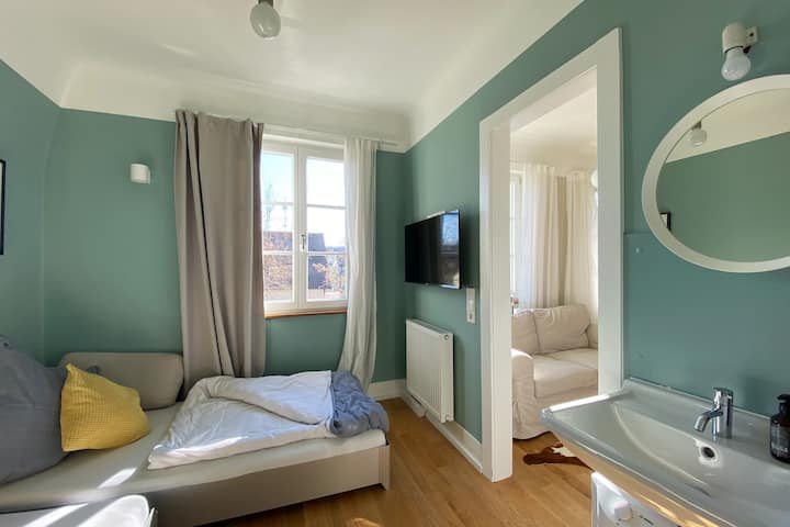 غرفة نوم 3 مع تلفزيون ذكي