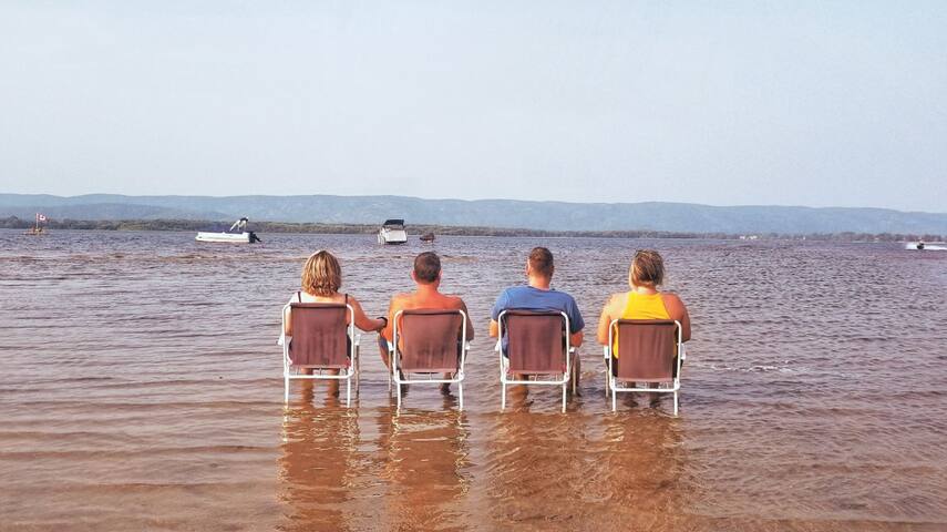 Luxurious Waterfront house on Ottawa River gallery image 3