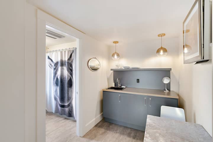 Adorable Suite In Historic Isam White House - Portland, OR