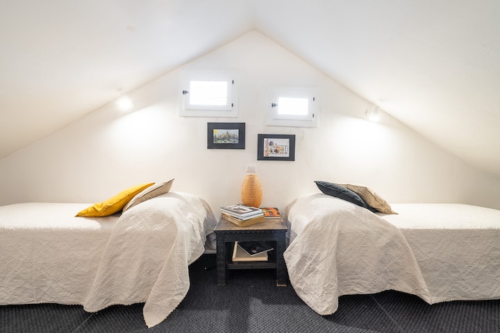 ห้องนอนชั้นลอย