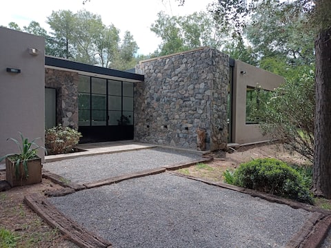 House with a large garden and pool in Villa Allende