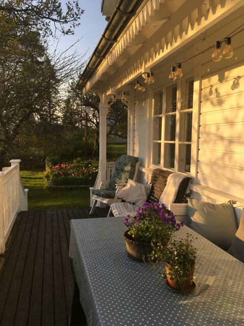 Charming 40s villa with farm cottage in Åland