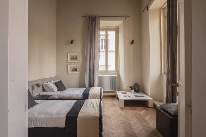 Appartamento di design a Trastevere con terrazzo privato e vista spettacolare gallery image 5