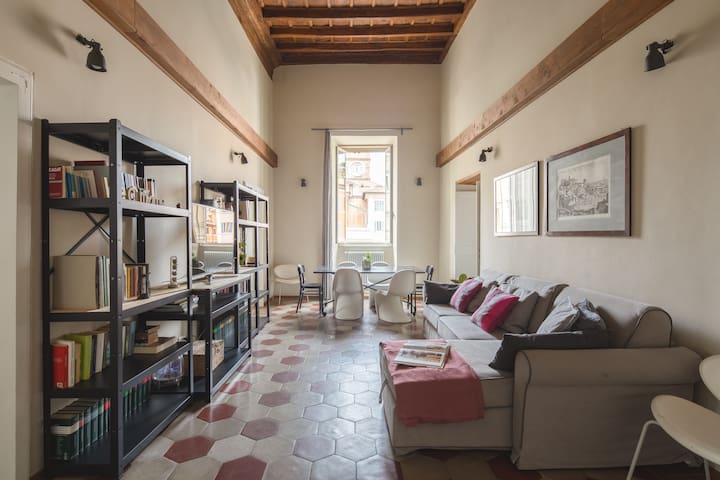 Appartamento di design a Trastevere con terrazzo privato e vista spettacolare