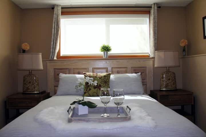 Bedroom 2 - Queen size bed and full closet