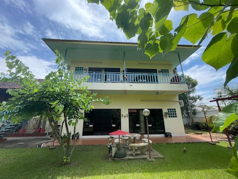 109 Room-a comfortable room in a beautiful garden