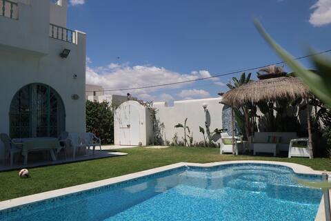 Pool villa 5 minutes walk from the virgin beach