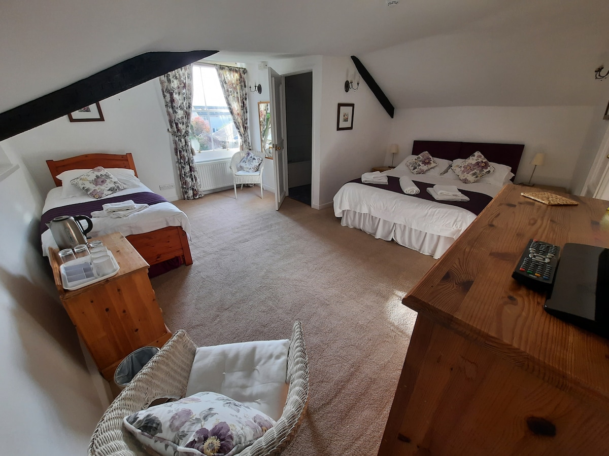 1 Family room En suite with Bath, Inc breakfast