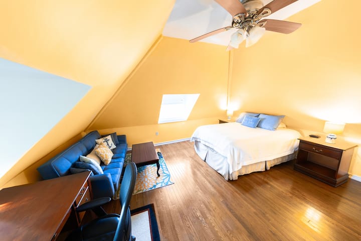 3号卧室（楼上阁楼）