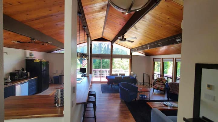 Lakehouse Chalet - Quiet, Peaceful Home - Kopachuck State Park, Gig Harbor