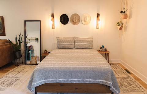 Successful Airbnb property: Relaxing 1 Bed Retreat Just Outside Music City in Parkwood Union Hill