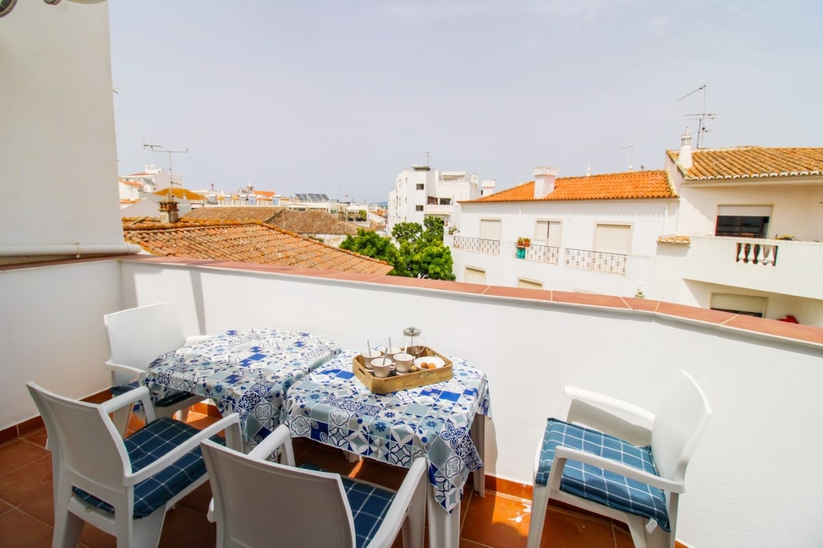 Lagos Old Town House — view 3