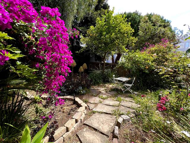 Roomy and well located Mission Dolores apartment gallery image 4