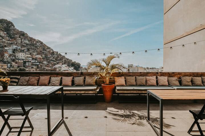 Timeless Art-Deco Mansion w/ Stunning City Views gallery image 3