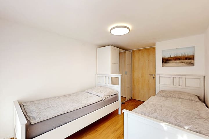 Chumba cha kulala chenye kitanda 2 cha mtu mmoja 90x200