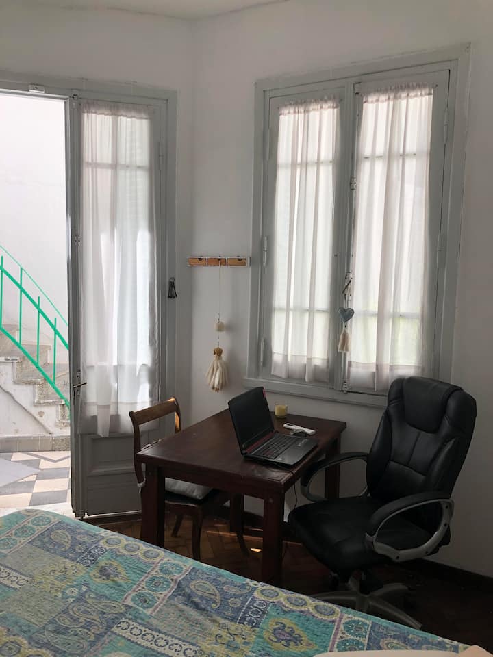 Casa em andar térreo com pátio e terraço em Colegiales