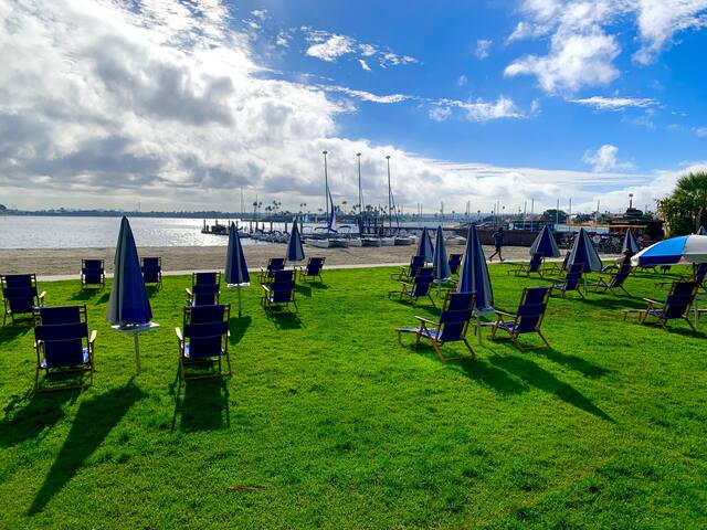 Bay/Beach Resort House gallery image 5