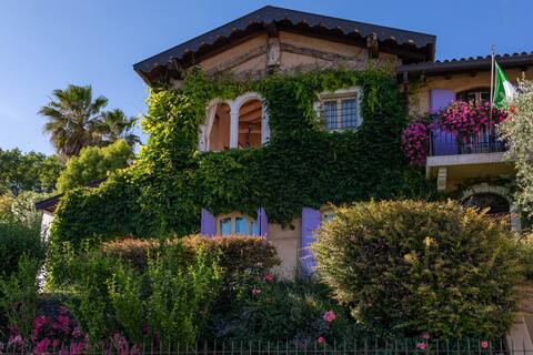 LA CRIOLDA CHARME LUXURY VILLA + BUTLER lake view