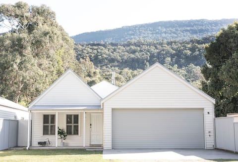 The Mountain House
Lux Modern, Warm + Comfy